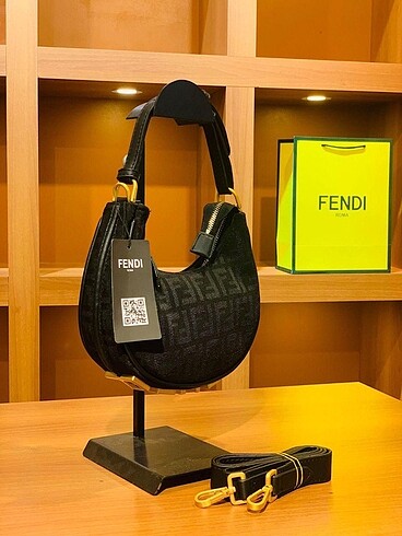  Beden Fendi Çanta