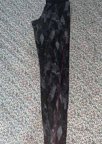 Kadın Siyah Desenli Spor Tayt Velcro Detaylı - Görsel 3