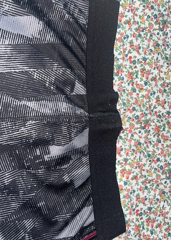 Kadın Siyah Desenli Spor Tayt Velcro Detaylı - Görsel 5