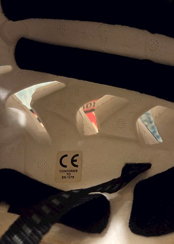 Renkli Desenli Mavi Bisiklet Kaskı Çocuklar İçin - Görsel 3