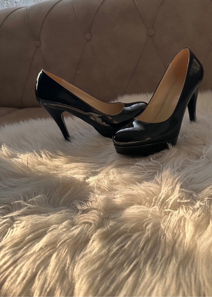 Siyah rugan platform topuklu ayakkabı - Görsel 4