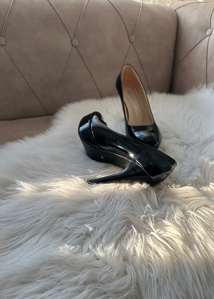 Siyah rugan platform topuklu ayakkabı - Görsel 3