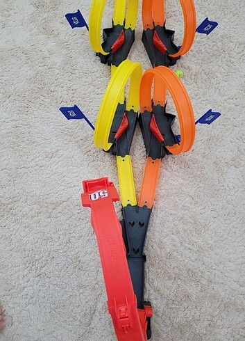  Beden Hotwheels çok çember li yarış pisti