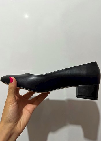 Kadın Siyah Topuklu Blok Stiletto