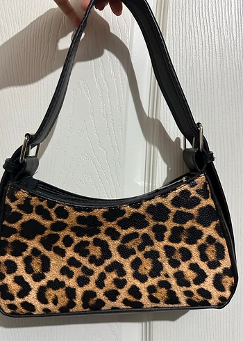Kürk Detaylı Leopar Desenli Deri Kadın Çanta