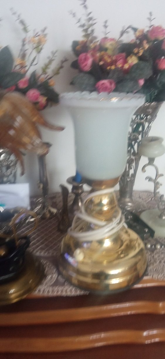 Beyaz Cam ve Pirinç Masa Lambası liyaalin rezervli alış yapmayin - Görsel 3