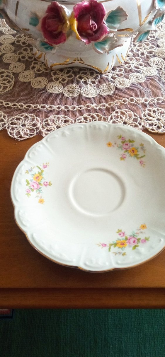 Vintage Pastel Çiçek Desenli Beyaz Tabak - Görsel 2