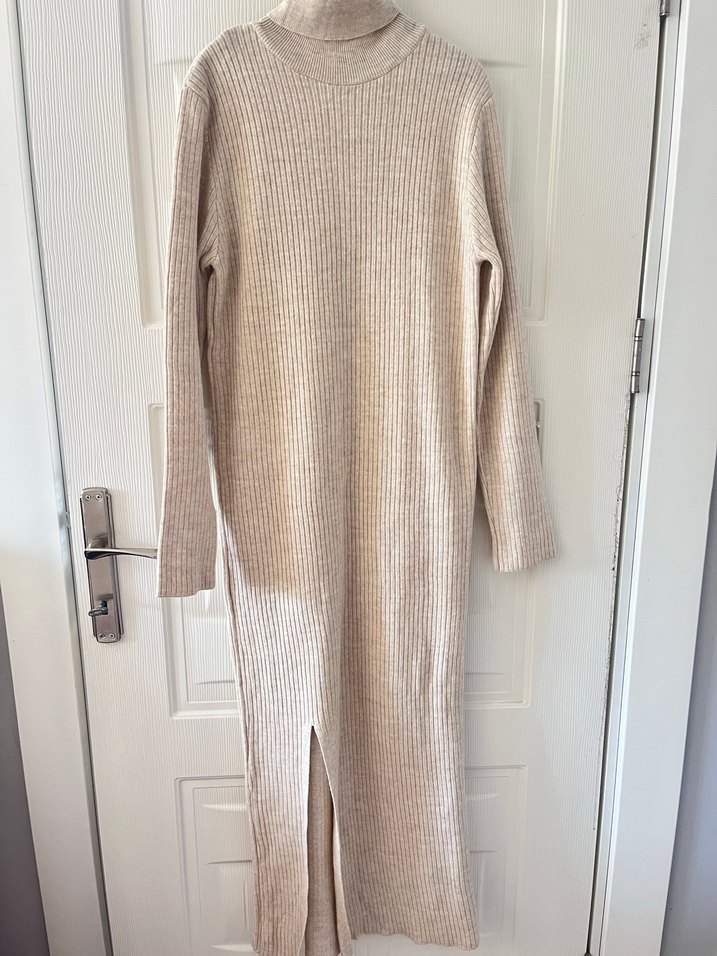 Bej Yüksek Yaka Uzun Triko Elbise - Görsel 2