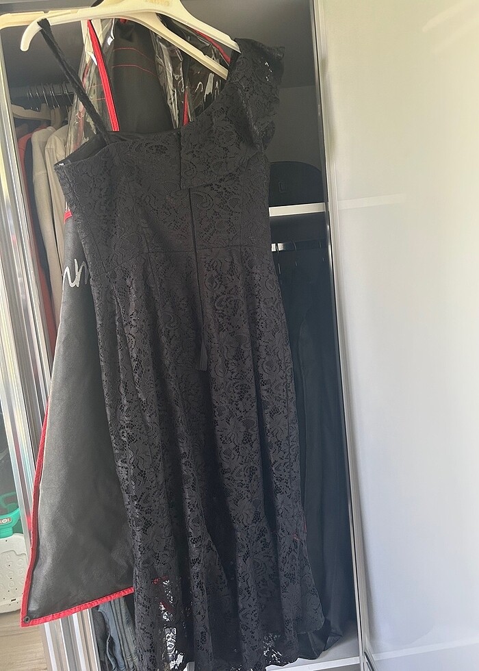 Siyah dantelli abiye - Görsel 3