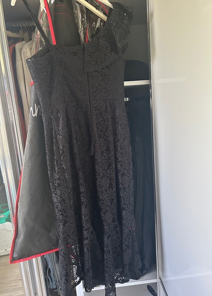 Siyah dantelli abiye - Görsel 4