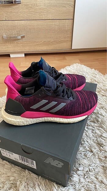 36,5 Beden Adidas koşu ayakkabısı