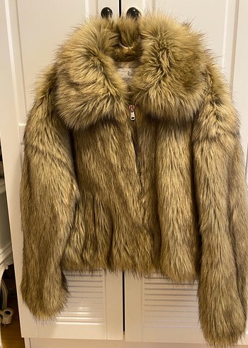Stradivarius viral kürk
