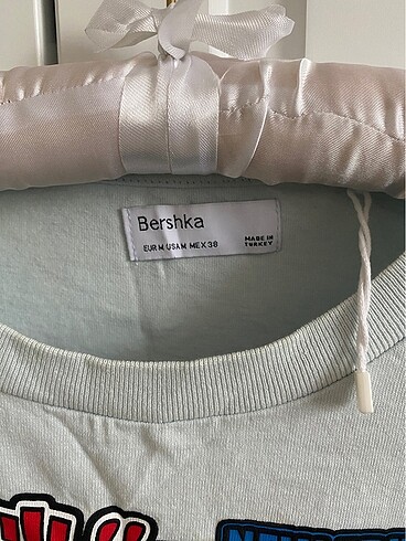 Bershka Anime tişört