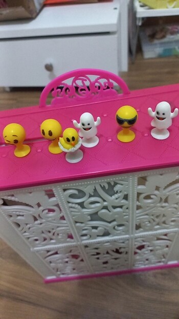 Emojigiller