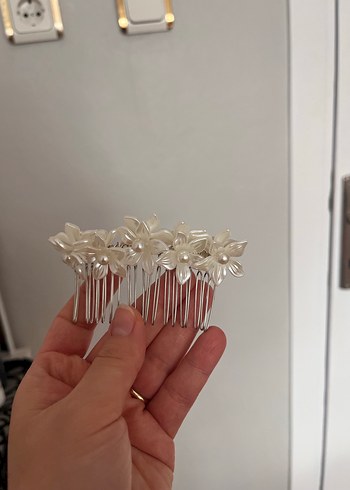 İnci Detaylı Beyaz Çiçekli Söz Nişan Düğün Saç Tokası - Görsel 2