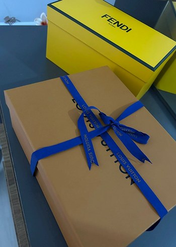 Louis Vuitton Bej Deri Kadın Çanta - Tokalı