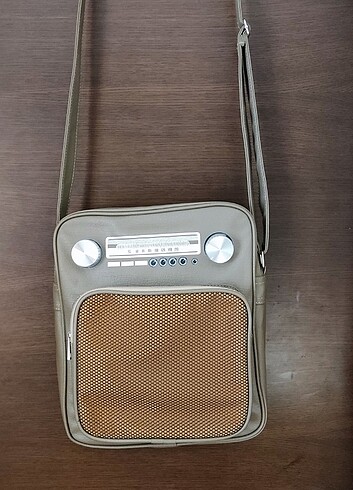 Retro Radyo Görünümlü Çanta