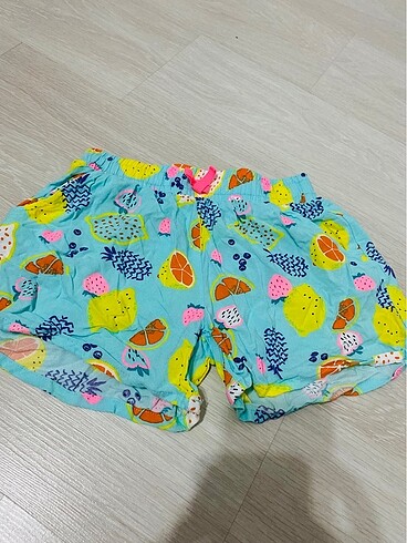 Kız çocuk beli lastikli meyve desenli Yazlık şort