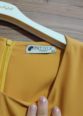 Sarı Dökümlü Uzun Kadın Elbise - Görsel 4