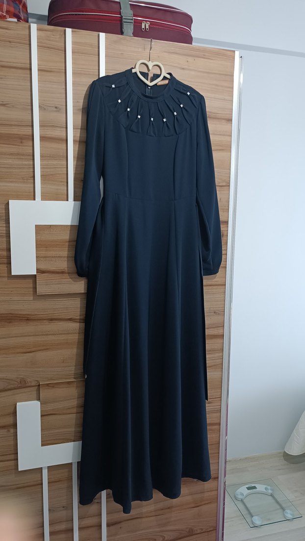 Uzun Kollu lacivert işlemeli Abiye Elbise - Görsel 2