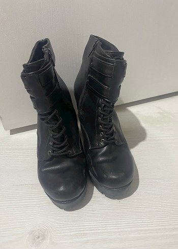 Siyah Deri Gotik Platform Topuklu Bot