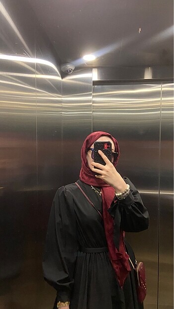 Siyah telefon kılıfı