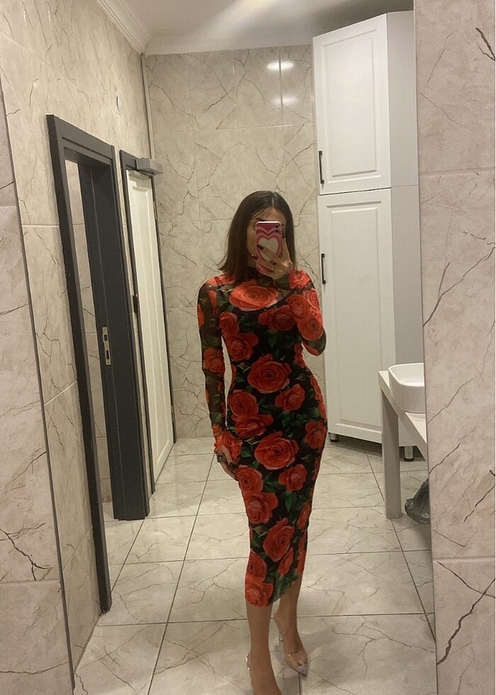 Güllü elbise - Görsel 3