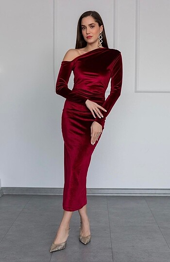 Zara TEK OMUZ KADİFE ELBİSE