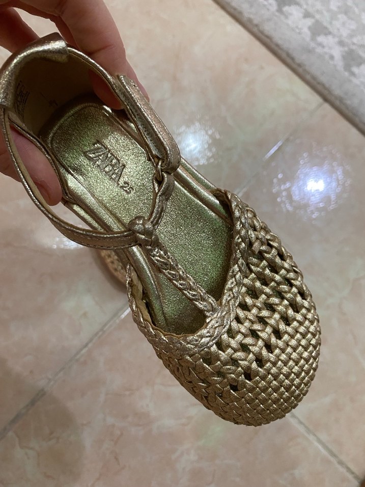 Zara Kız Çocuk Altın Renk Örgü Tokalı Özel Ayakkabı - Görsel 5