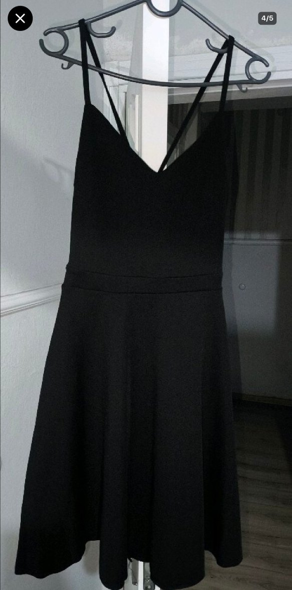 Siyah V Yakalı Uzun Strappy Gotik Elbise - Görsel 2