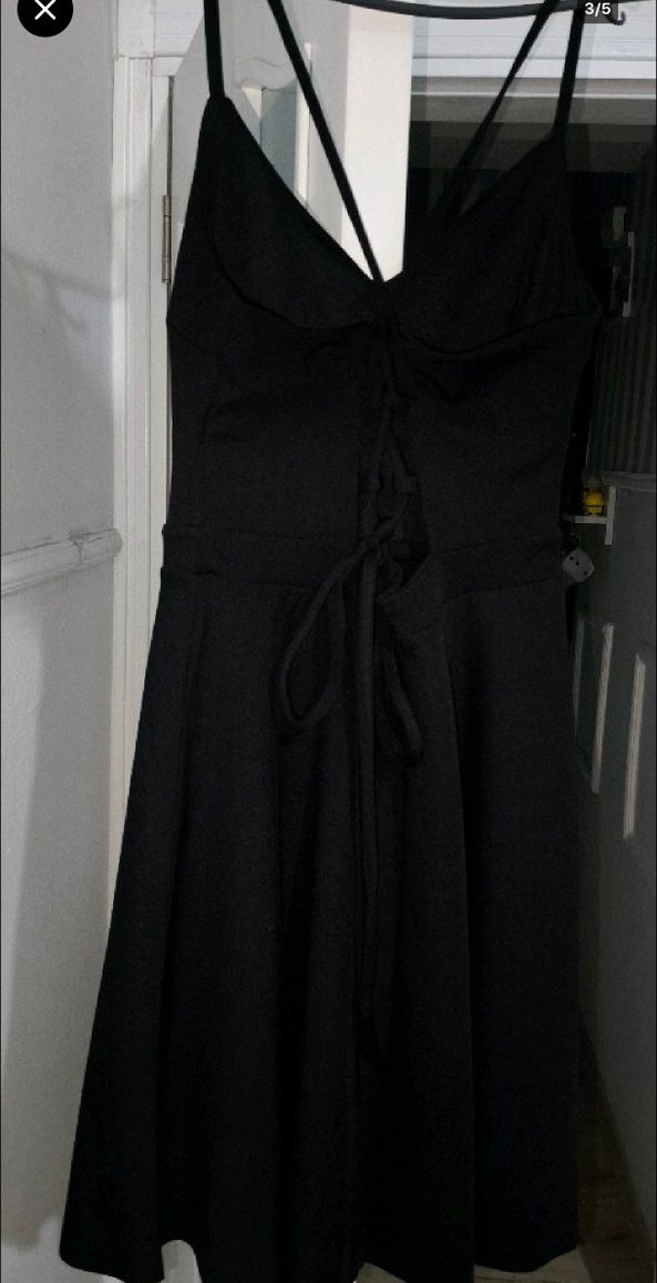 Siyah V Yakalı Uzun Strappy Gotik Elbise - Görsel 3