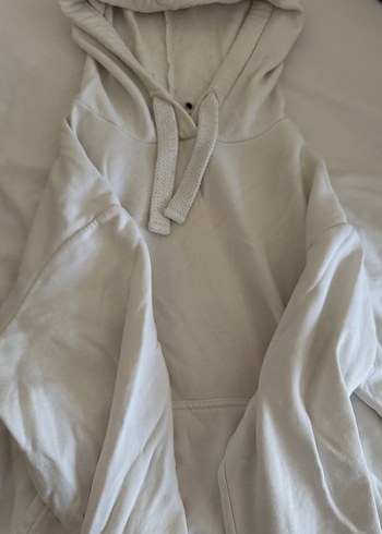 Beyaz Kapüşonlu Rahat Kesim Sweatshirt bershka