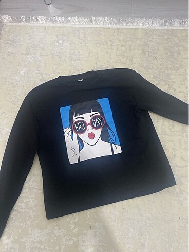 Sweatshirt