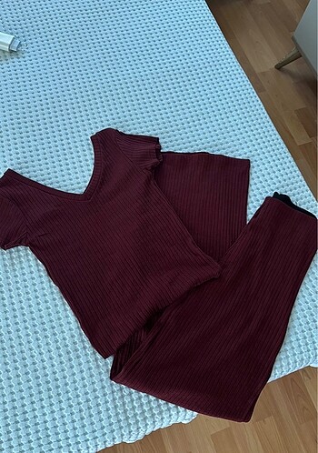 Diğer bordo alt üst takım v yaka üst bol paça alt