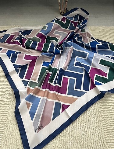 Belinda marka eşarp - Görsel 2