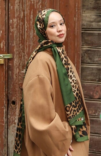 Leopar desenli ipeksi şal - Görsel 2