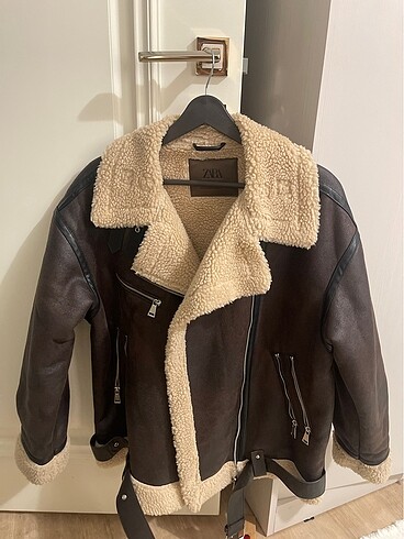 Zara Zara kemerli astar detaylı ceket