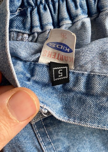 Gri Nakışlı Uzun Kollu Kız Hırkası ve Nakışlı Denim Etek - Görsel 4