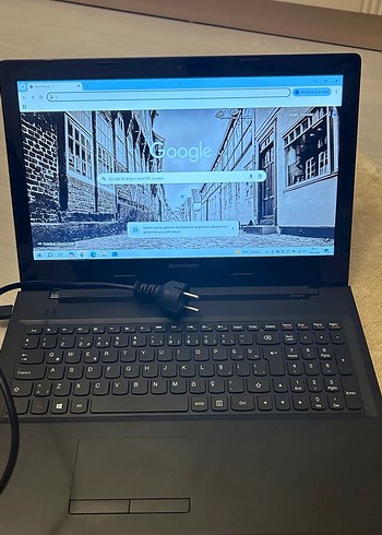 Siyah Lenovo Dizüstü Bilgisayar - Görsel 8