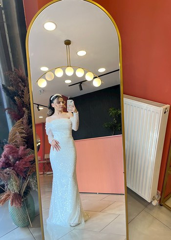 Uzun Tül Kollu Straplez Beyaz Nişan Elbisesi