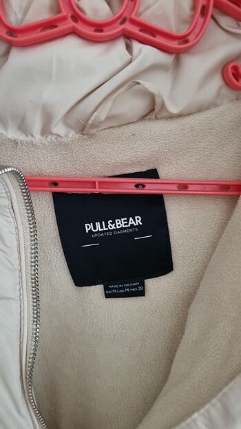 m Beden Pull and bear kadın şişme mont