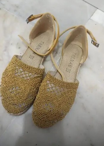 Sarı Nakışlı Bağcıklı Kadın Sandalet - Görsel 2