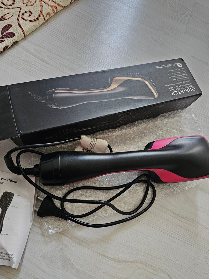 Siyah Saç Kurutma Fırçası ve şekillendirici - Görsel 3