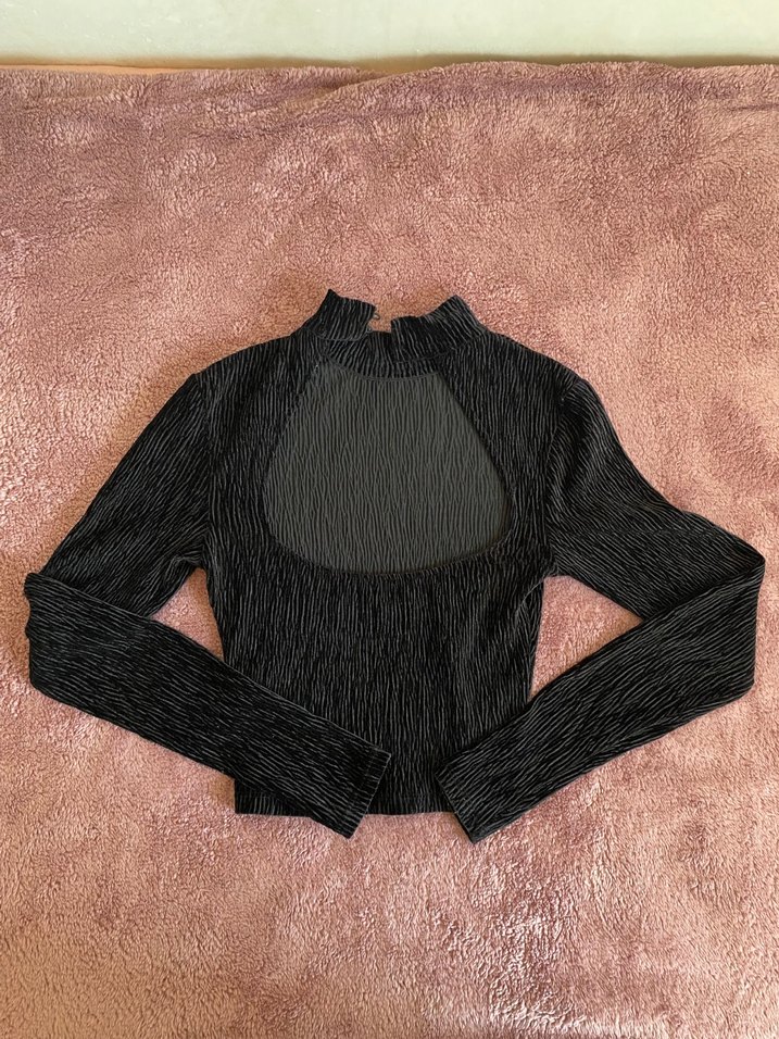Siyah Piliseli Yüksek Yakalı Kadın Bluz - Görsel 2