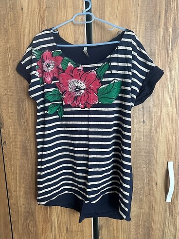 Diğer Çiçekli tshirt