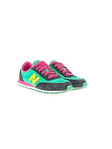 New Balance New Balance Spor Ayakkabı %70 İndirimli.