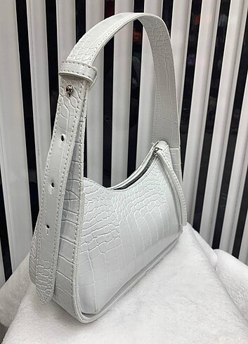 Bershka Croco baget çanta