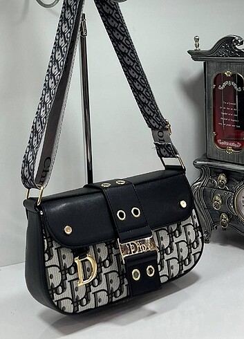 Diğer Dior model