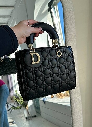  dior model kol çantası