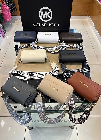 Michael Kors Siyah renk